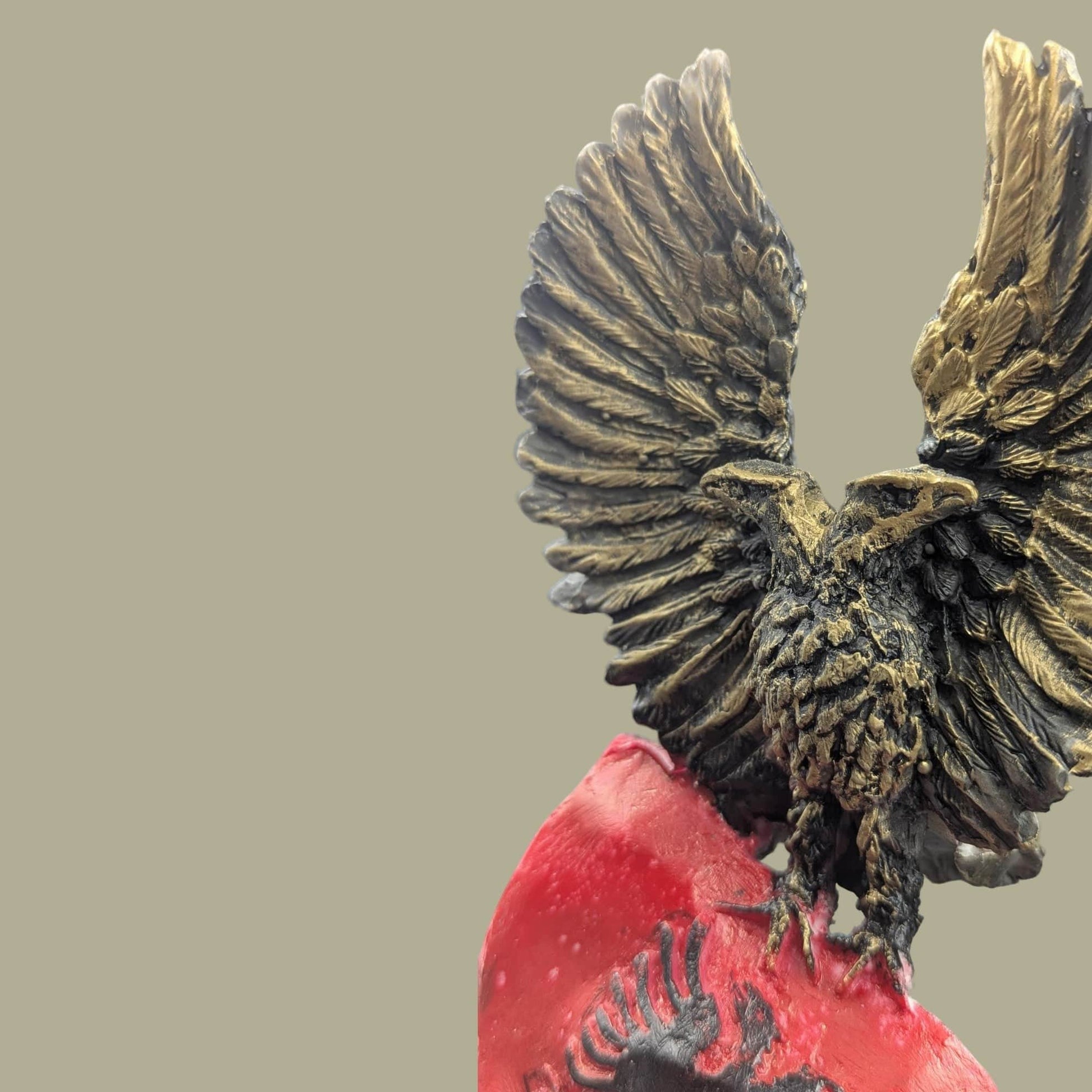 Made in Albania Buste Gold Albanische Adler-Statue Flamur